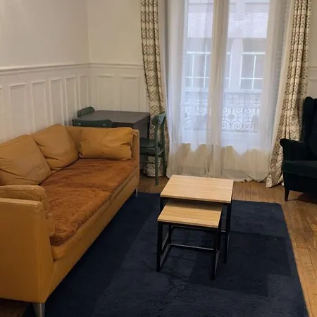 Charming 2br In Heart Of Paris