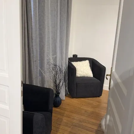Appartement Charming 2br In Heart Of
