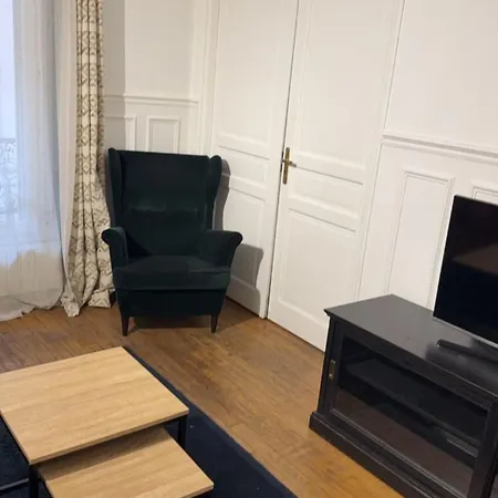 Charming 2br In Heart Of Appartement *