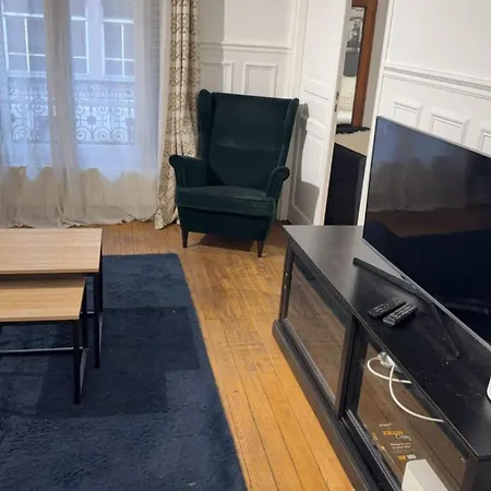 Charming 2br In Heart Of *
