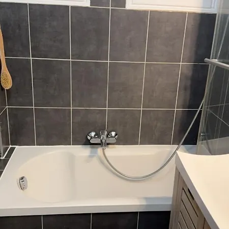 Charming 2br In Heart Of Paris