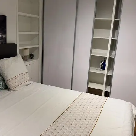 Charming 2br In Heart Of Paris